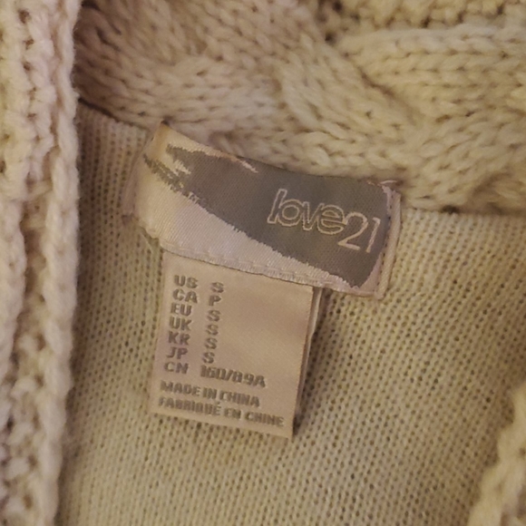 faux fur vest - Picture 2 of 2